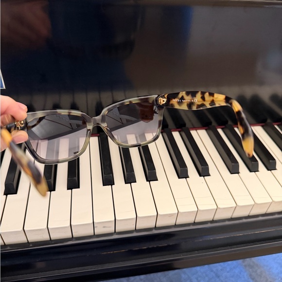 Prada Black/Tortoise shell Sunglasses with gradient brown lenses main image 9